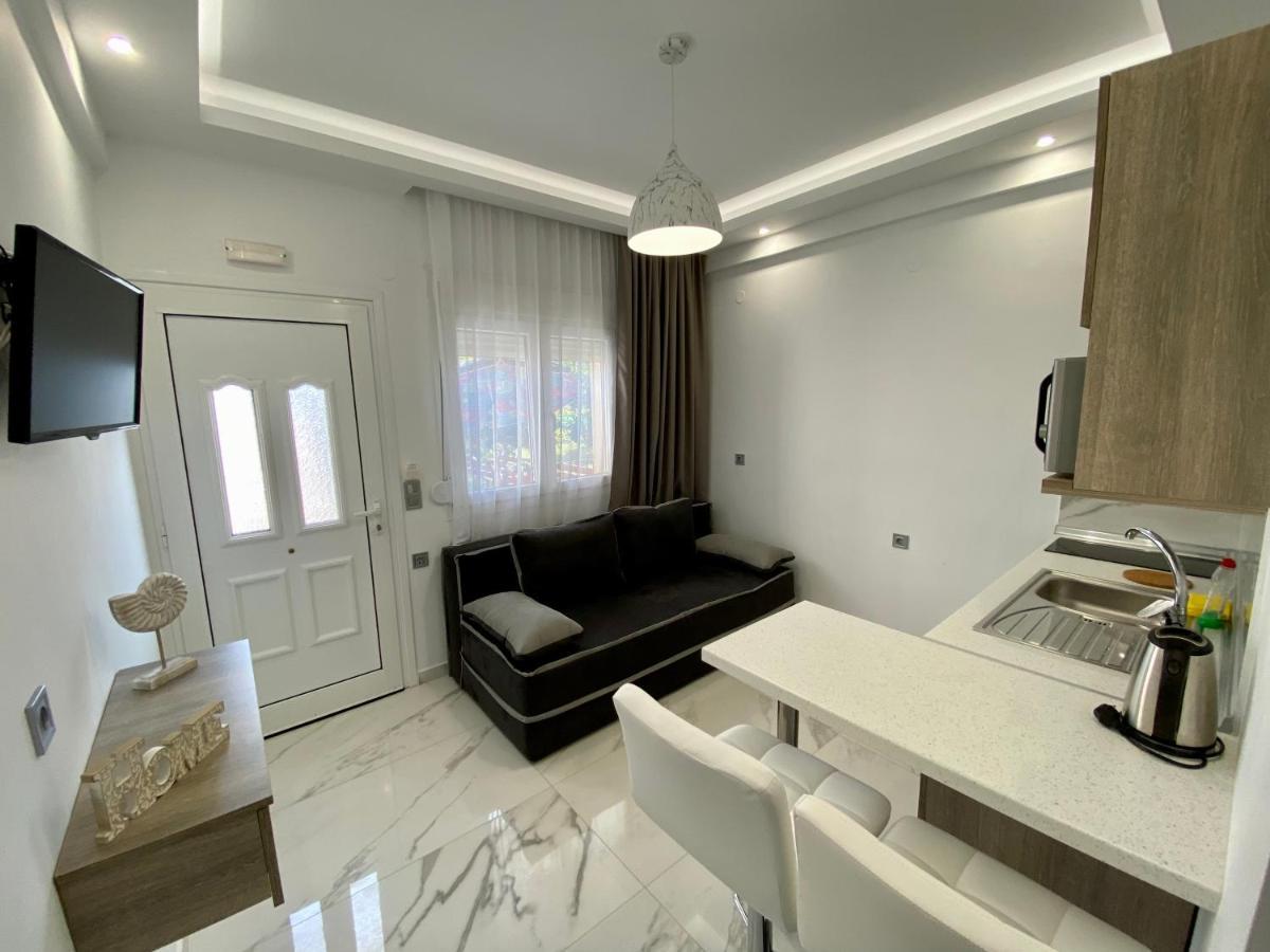 Katia Apartments Pefkochori Bagian luar foto